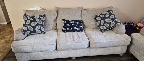 Living room 2 piece set.