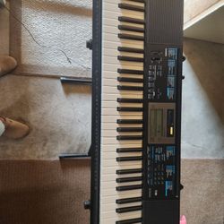 Casio LK 170 Piano (Key Lightening 61key Keyboard) 