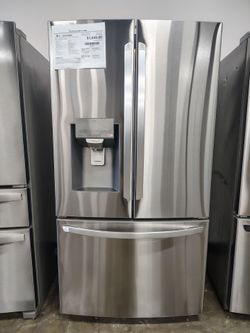 LG 28 cu ft 3 Door French Door Standard Depth ICE and Water Single Ice Makers
