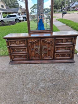 End of garage sale!  It's free!  Come pick up at 11319 Brighton  Ln.  Meadows  Place 77477