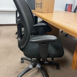 8-12 Ergonomically Correct Black Office Desk Chairs