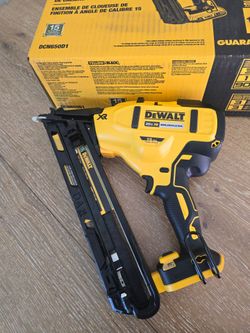 DeWalt 15 gauge angled nailgun