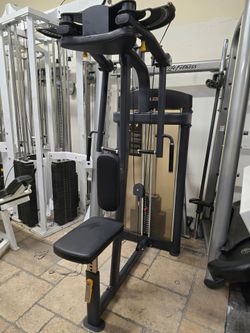 Bodykore pec fly / rear delt gym equipment exercise fitness weight machine