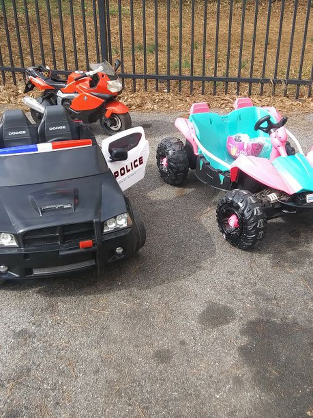 12v And 6v Power Wheel Cars Used But Running and In Perfect Condition 2