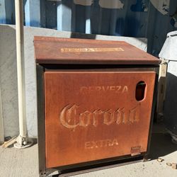 Vantage Corona Ice Chest 