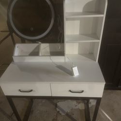 Make Up  Vanity 