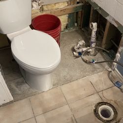 Se Istala Toilet Y Se Arregla Liqueo De Agua