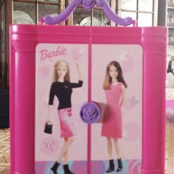 Barbie Wardrobe Case & accessories 