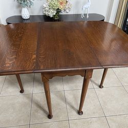 Vintage Queen Anne Style Oak Solid Wood Gate-Leg Drop Leaf Dining Table