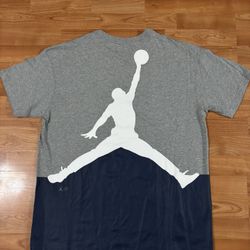Jordan Fragment Design T-Shirt with white silhouette of a basketball player jumping Size M #fragmentdesign #basketball