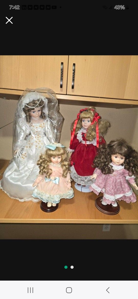 Four Geppeddo Dolls