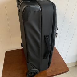 Suit Case Adv Entity Roll Bag 45 L