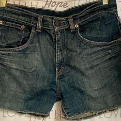 Vintage Levi's 525 Women's Short, Size 31/32