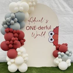 Elmo Backdrop Balloons