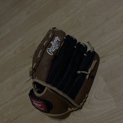 Rawlings Playmaker Series Glove
