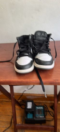 Kids Air Jordan 1 Mid Black/White – Size 13.5C – Great Condition