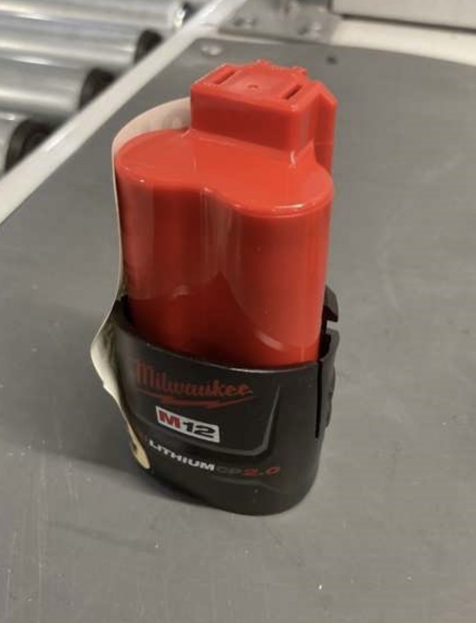 Milwaukee 48-11-2420 M12 REDLITHIUM 2.0 Compact Battery Pack (1-Pack) (SR)