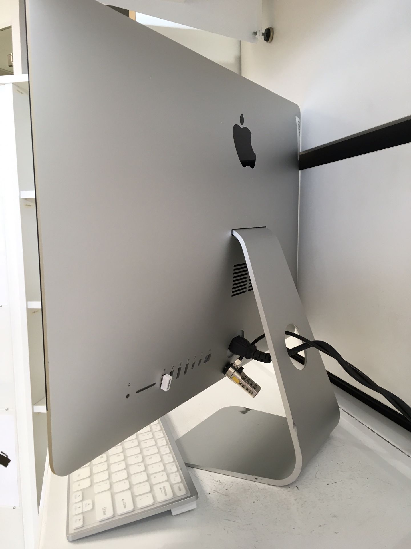 iMac 21.5”