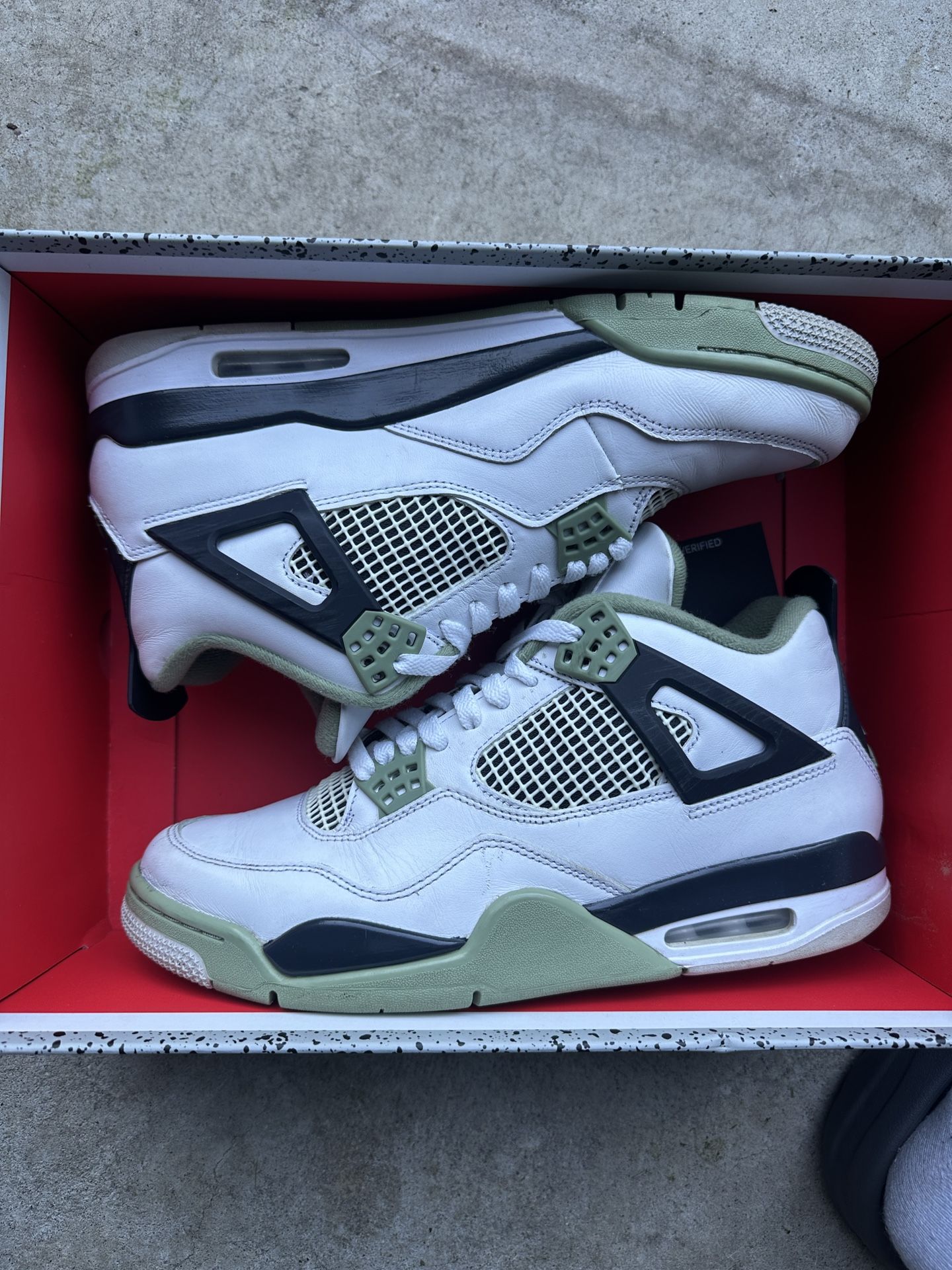Jordan Retro 4 “Seafoam”