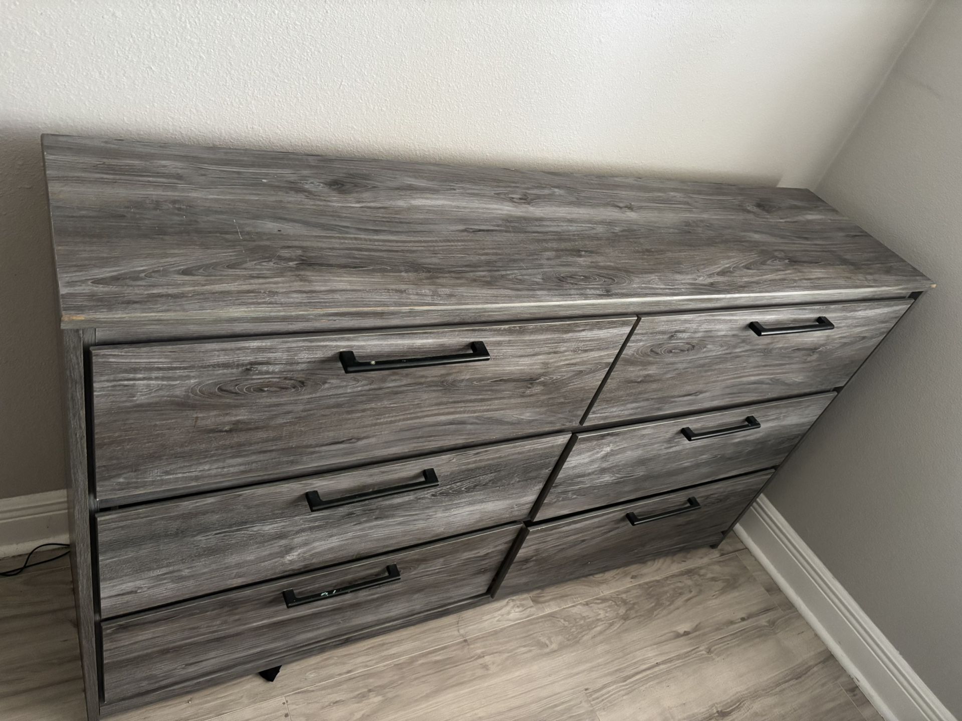 Bed And Dresser Set With Mattress