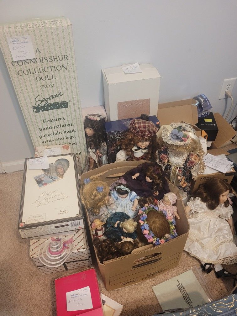 Doll Collection (Collectibles)