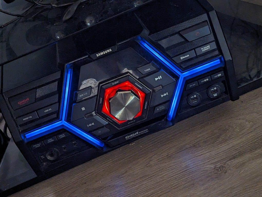 Samsung MXJS8000 2400W Bluetooth Giga Sound System for Sale in Phoenix