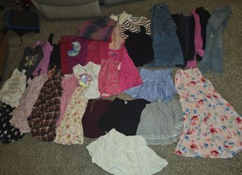 32 pieces of Girls size 10/12  clothes Bundle