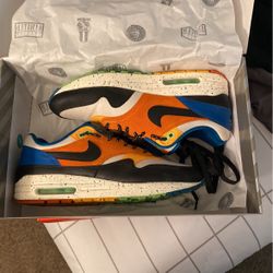 Size 9 Nike Air Max