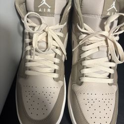 Air Jordan 1 Mid Legend Brown (never Worn)
