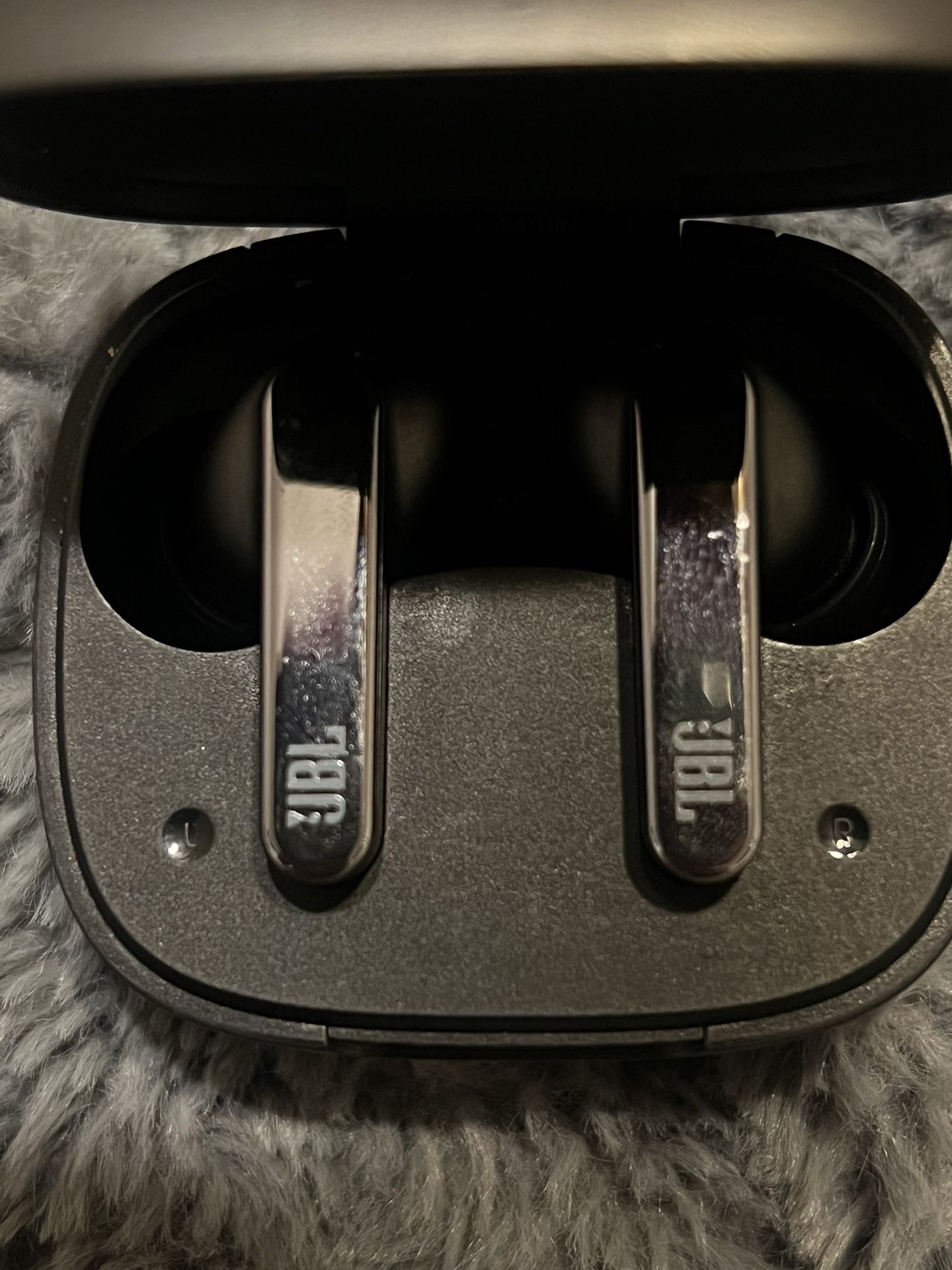 JBL Noise Canceling Wireless Earphones