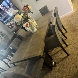 Dining Room W/ 6 Chairs 🪑 