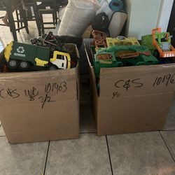 Cajas Con Jueguetes Muy Buenas Condiciones La Mayoría Seminuevos Los Que Urban Pila Funcionan Bien En Buen Estado Todos