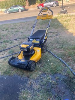 Electric lawnmower dewalt like new
