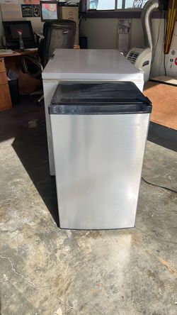 Mini fridge