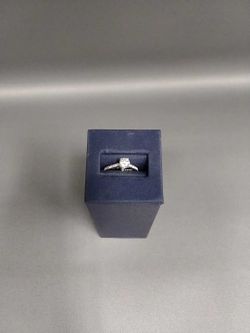 White Gold 14k (.585) 3 grams Size 5