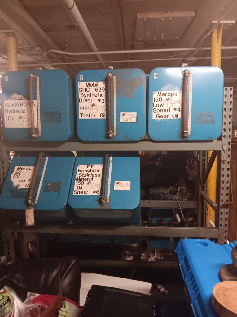 6 60 Gallon Square Industrial Drums W/rack