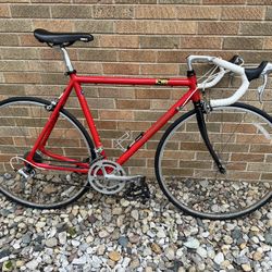 Performance R105 Road Bike 56cm (L)