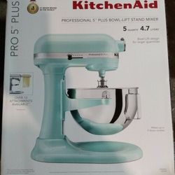 Price Reduced! Brand New Kitchen Aid Mixer 
