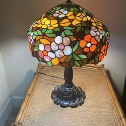 Tiffany Style Stained Glass Lamp Very Ornate $100