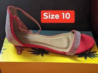New women’s shoes size 10