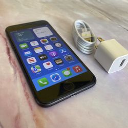 IPhone 7 32 GB unlocked for all carriers  ( Each 90$)