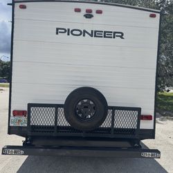 🚐✨ Travel Trailer Pioner Heartland 2022 – Como Nuevo ✨🚐  📍 Ubicación: Miami, FL  ✅ Condición: Excelente, como nuevo ✅ Características: 	•	Cuarto pr
