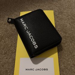 Marc Jacobs Wallet *Price Is Firm*