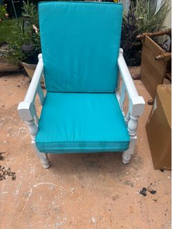 White hardwood deck chair