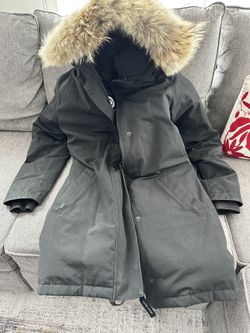 Black Canada Goose Victoria Parka Down Jacket Size Small for Sale in Newark NJ OfferUp
