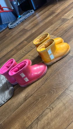 Girl Uggs Size 12 