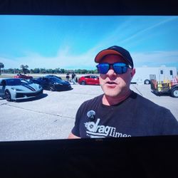 42 INCH ONN SMART TV  WITH WALL MOUNT