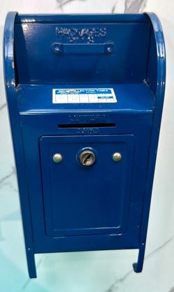 US Mail Blue Metal Mailbox Coin Bank USPS Post Office-Excellent Condition! 1970’s-1980’s.-Read