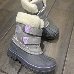 Snow Boots Size 9