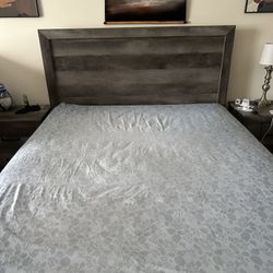Full Bedroom Set - Grey/Brown Wood